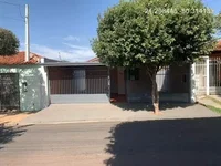 Casa com 120m² construídos, ocupada, 2 quartos, 1 banheiro