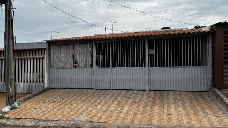 Casa com 3 quartos e 43,8 m² em Ceilândia