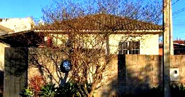 Casa em Rolândia/PR com 2 quartos e 2 vagas