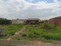 Terreno 245m² com Construção Precária