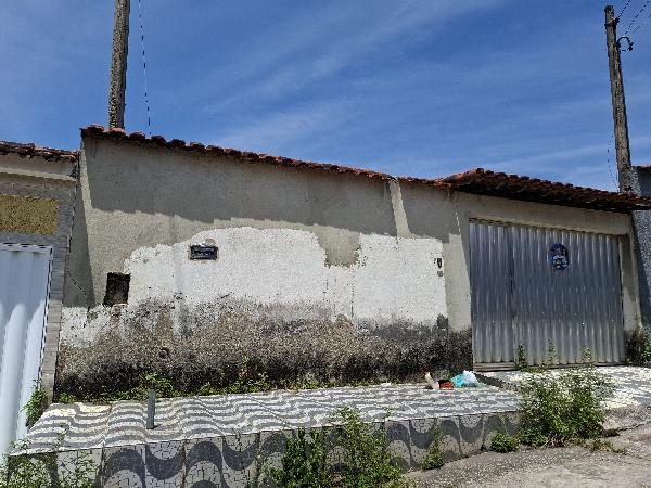 Casa aconchegante com 61,28 m² de área privativa e terreno de 136 m²