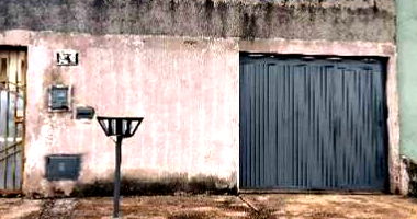 Casa com 2 quartos, 1 banheiro, varanda e 1 vaga de garagem