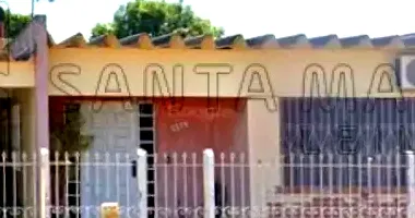 Casa com 3 quartos, 1 banheiro e terreno de 400m²