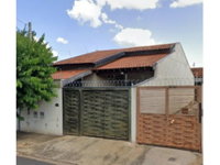 Casa com 38,50m² construída em terreno de 253m², ocupada
