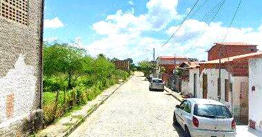 Terreno Urbano em São Domingos com Construções