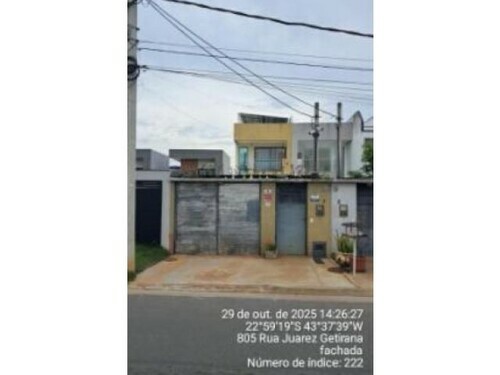 Sobrado em condomínio com 103m² construída e 150m² de terreno