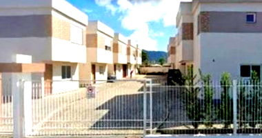Casa em Condomínio 69m² com Box, imóvel ocupado