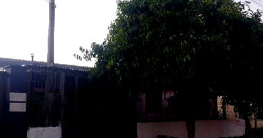 Casa 3 quartos, 2 banheiros, 2 vagas, 99m² construída, terreno 300m²