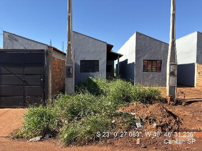 Casa com 2 Quartos e Garagem em Canitar