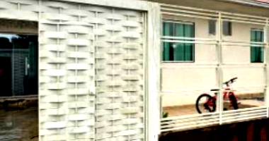 Casa em Colombo/PR com 52m² e quintal