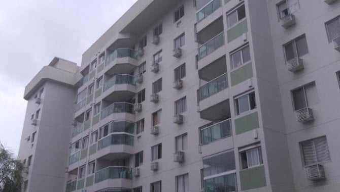 Apartamento com 3 quartos, 2 banheiros e 2 vagas de garagem