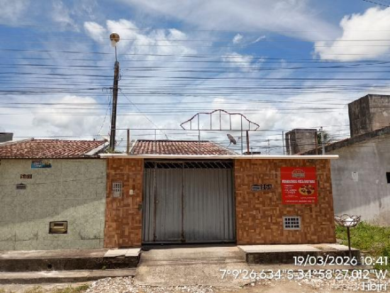 Casa com 2 Quartos e 75m² em Santa Rita