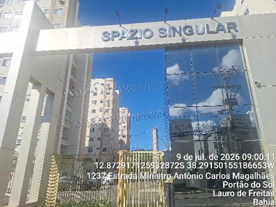 Apartamento com 2 Quartos e Varanda em Lauro de Freitas