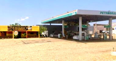 Posto de Abastecimento com Restaurante e Lojas