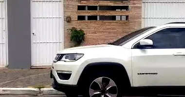 Casa com 3 suítes à venda em leilão