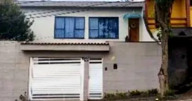 Casa Ocupada no Parque dos Pássaros com 243,96 m²