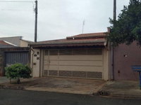 Casa com 2 quartos e 1 vaga em Leme/SP