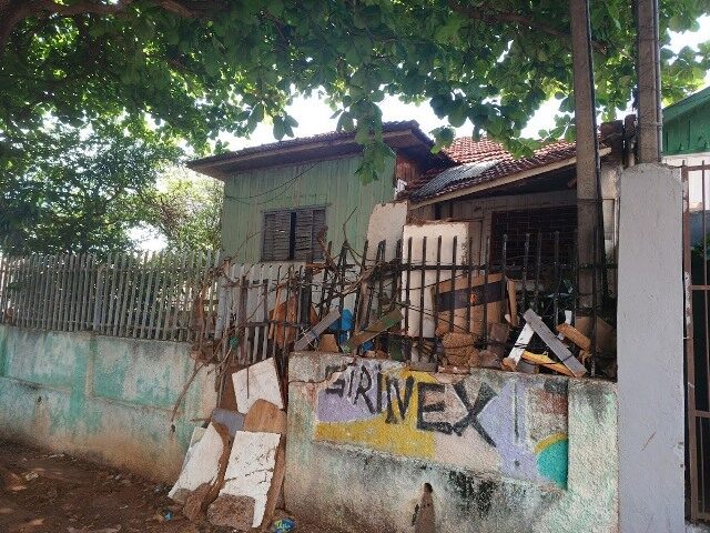 Terreno em Vila Casoni - 302,70m² com Residência