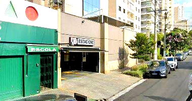 Casa com Terreno de 160m² em Pompéia/SP