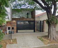 Casa Padrão com 3 Quartos e 2 Banheiros em Maringá
