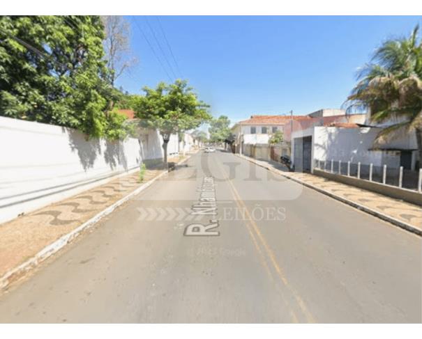 Casa com 3 quartos, 3 banheiros e 228,85m² de área total
