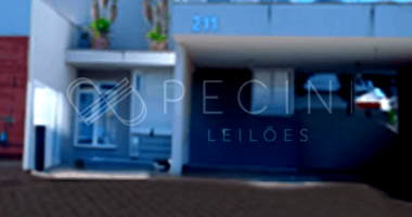 Espaçoso Prédio Residencial com 431m² Construídos e Ocupado