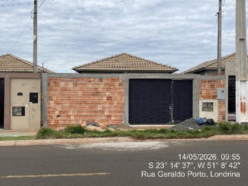 Casa com 46m² em Londrina/PR - 2 quartos, vaga e área privativa