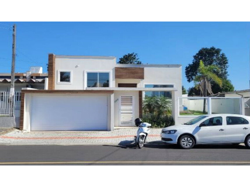 Casa com 3 quartos, 182m² construídos, ocupada