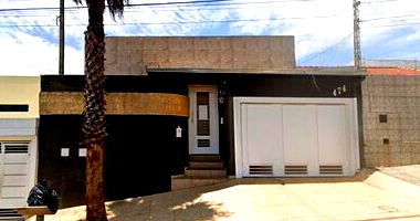 Casa com 132,75m² construída, 250m² terreno, imóvel ocupado