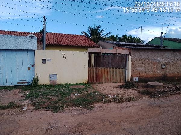Casa com 2 Quartos em Santo Antônio do Descoberto - 69,94m²