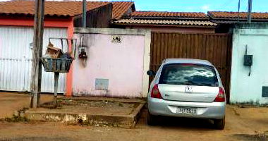 Casa com 2 quartos, banheiro, área de serviço e cozinha, 59,46m² construída