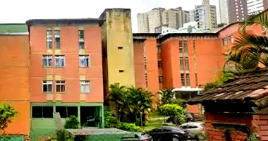 Apartamento 2 quartos, ocupado, área construída não informada