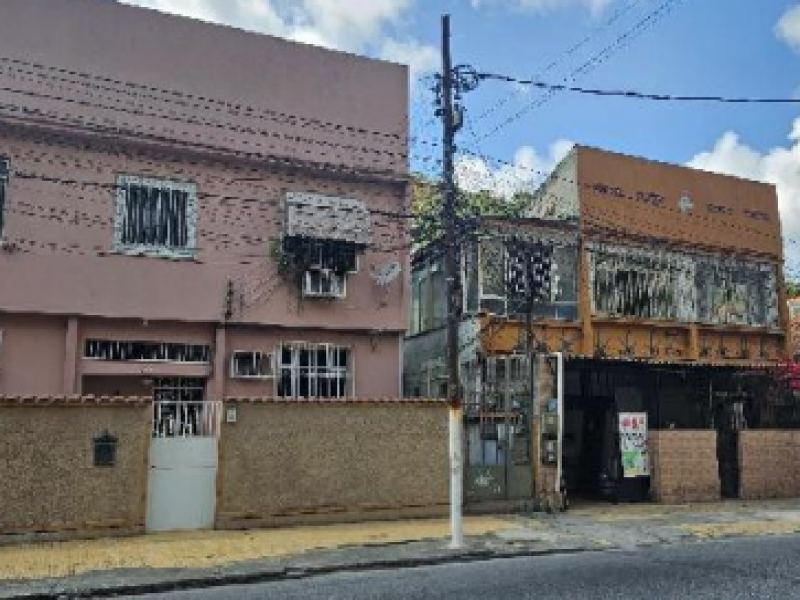 Casa residencial com 3 quartos, 1 banheiro e varanda, 57.49m² construída
