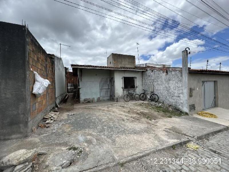 Casa com 2 quartos e 1 banheiro, área construída de 33,42 m²