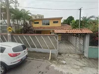 Casa com 3 quartos, 198m² construídos, ocupada