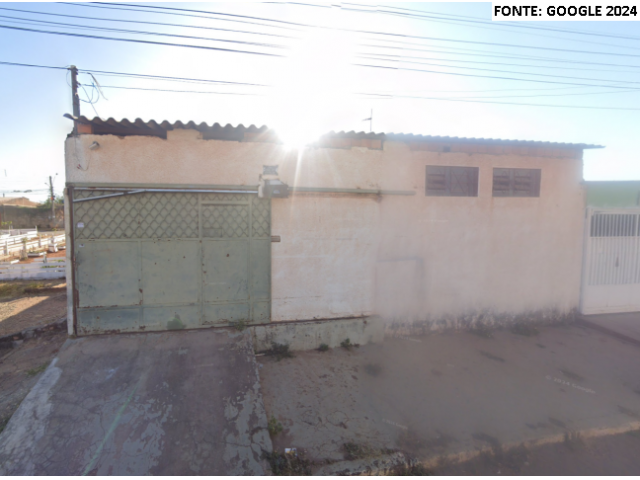Casa residencial T-3 com terreno de 226m², construída 70,2m²