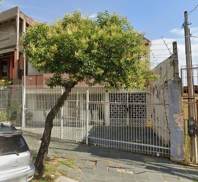 Casa de alvenaria com 2 quartos, 1 banheiro e 259,38m² de terreno