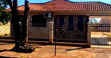 Casa padrão com 1 quarto, 1 banheiro, 173.52m² construída, ocupada