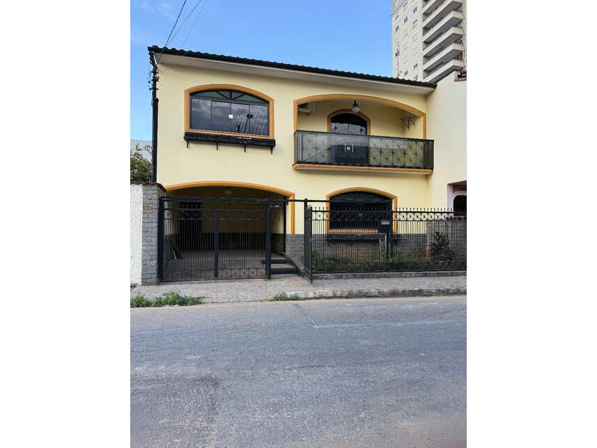 Casa Desocupada com 1 Vaga em Pouso Alegre/MG