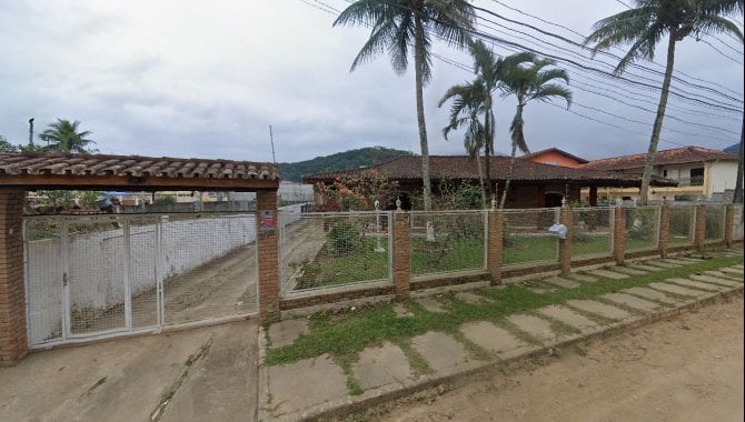 Casa 239 m² com amplo terreno de 768 m² em Ubatuba