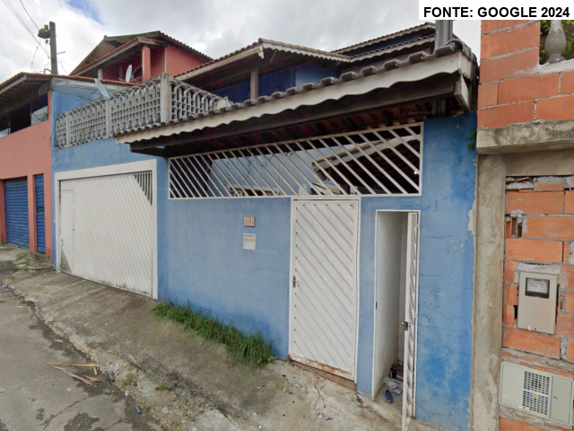 Casa em Cotia com 200m² de área construída e terreno de 250m²