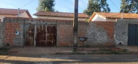 Casa com 2 Quartos e 1 Vaga em Araguari