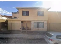 Casa em Leilão com 182m² Construída e 259m² de Terreno