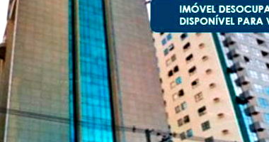 Prédio Comercial com 10.507 m², 125 vagas, desocupado