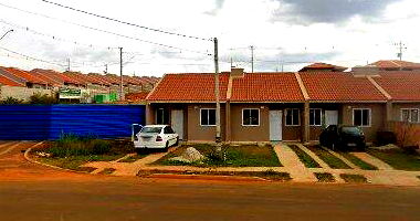 Casa com 2 quartos, área de 45,1m², 1 vaga, desocupada