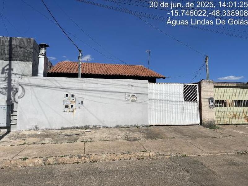 Casa em Águas Lindas de Goiás com 2 Quartos e 2 Banheiros