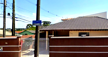 Casa Residencial em Terreno com 310m² de Área Construída