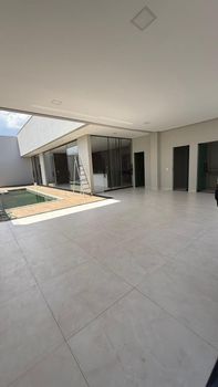 Casa com 5 quartos, piscina e churrasqueira em Balsas/MA