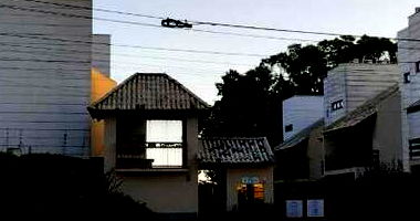 Casa em condomínio com 240m², ocupada e com grande potencial