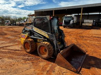 BOB CAT - NEW HOLLAND L220 - Ano 2014